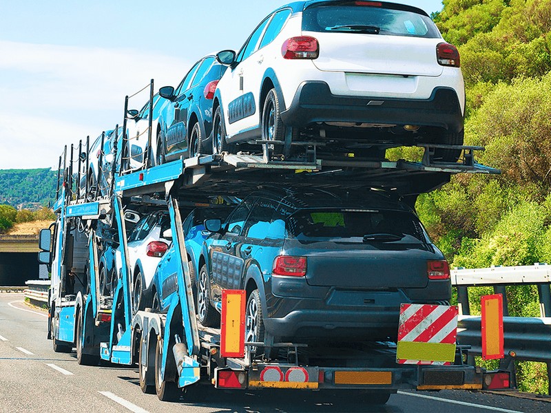 Přepravci automobilů bojují o přežití